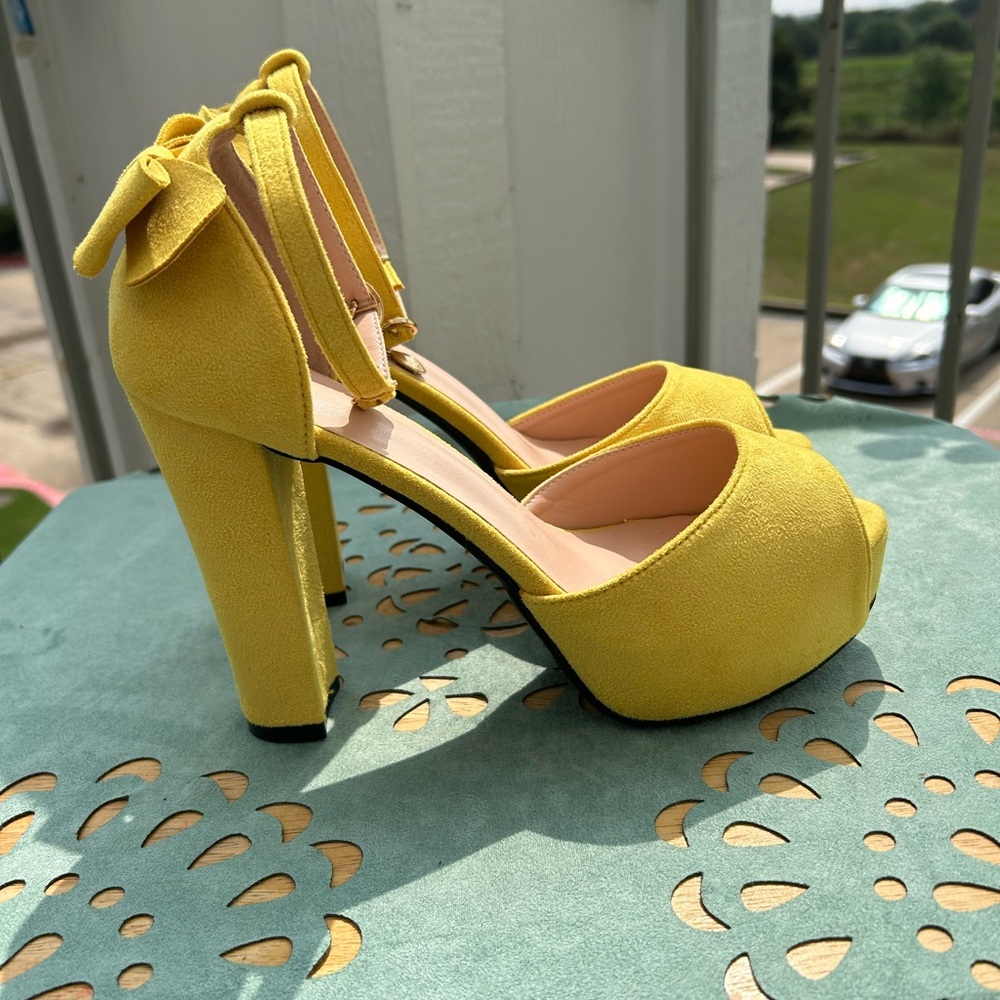 Yellow suede platform pump with gemstone ankle charm